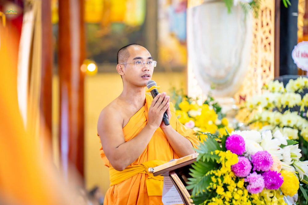 Đại đức Thích Trúc Bảo Tuệ cung tuyên lược sử Sư Tổ Tuệ Bích Phổ Giác