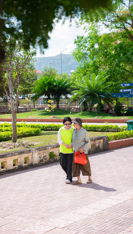 Các bạn cùng dẫn bà về địa điểm ăn trưa