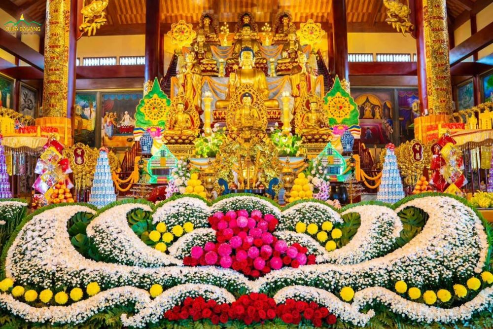 Tam Bảo là ruộng phước điền bậc nhất, là chỗ cứu độ cho tất cả chúng sinh (ảnh minh họa)
