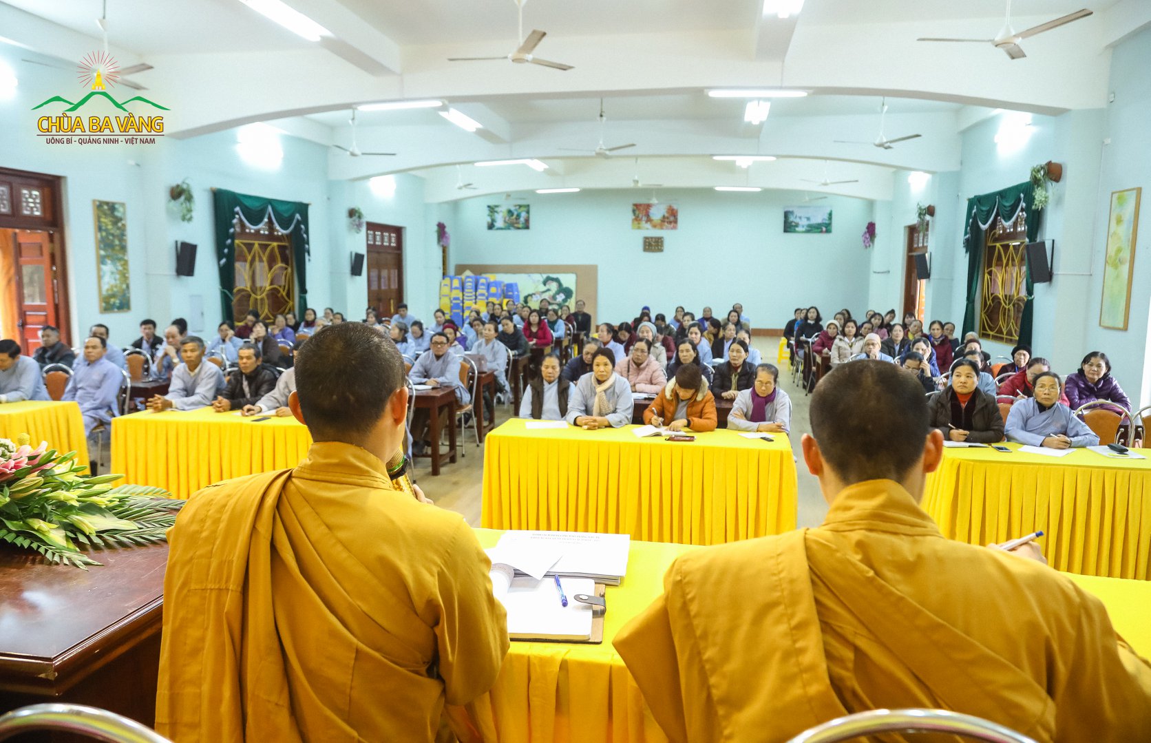 95 đạo tràng đang tu học tại chùa Ba Vàng đã vân tập về chùa tham dự buổi tổng kết cuối năm 2018.