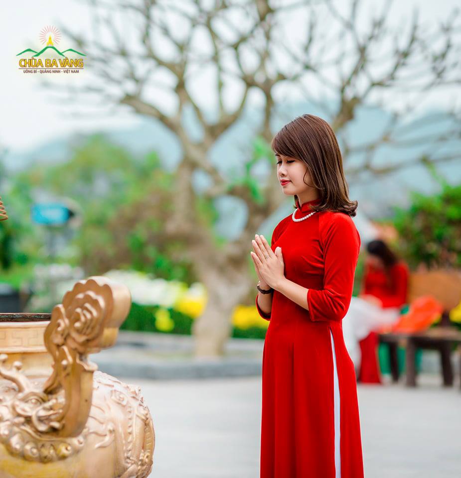 Đi lễ chùa đầu năm là một nét đẹp văn hóa của người dân Việt 