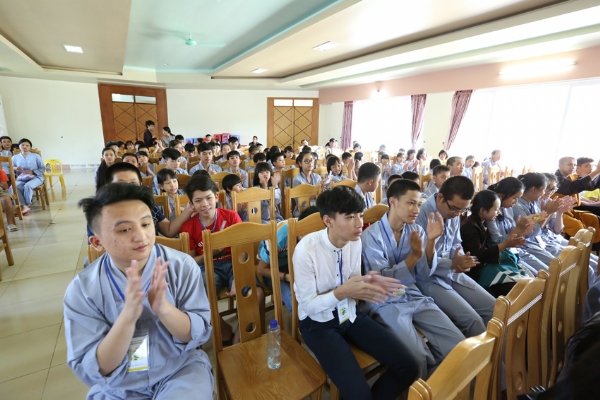 Buổi khai mạc khóa tu mùa hè tỉnh Lai Châu diễn ra trong nềm hoan hỷ của các bạn khóa sinh.