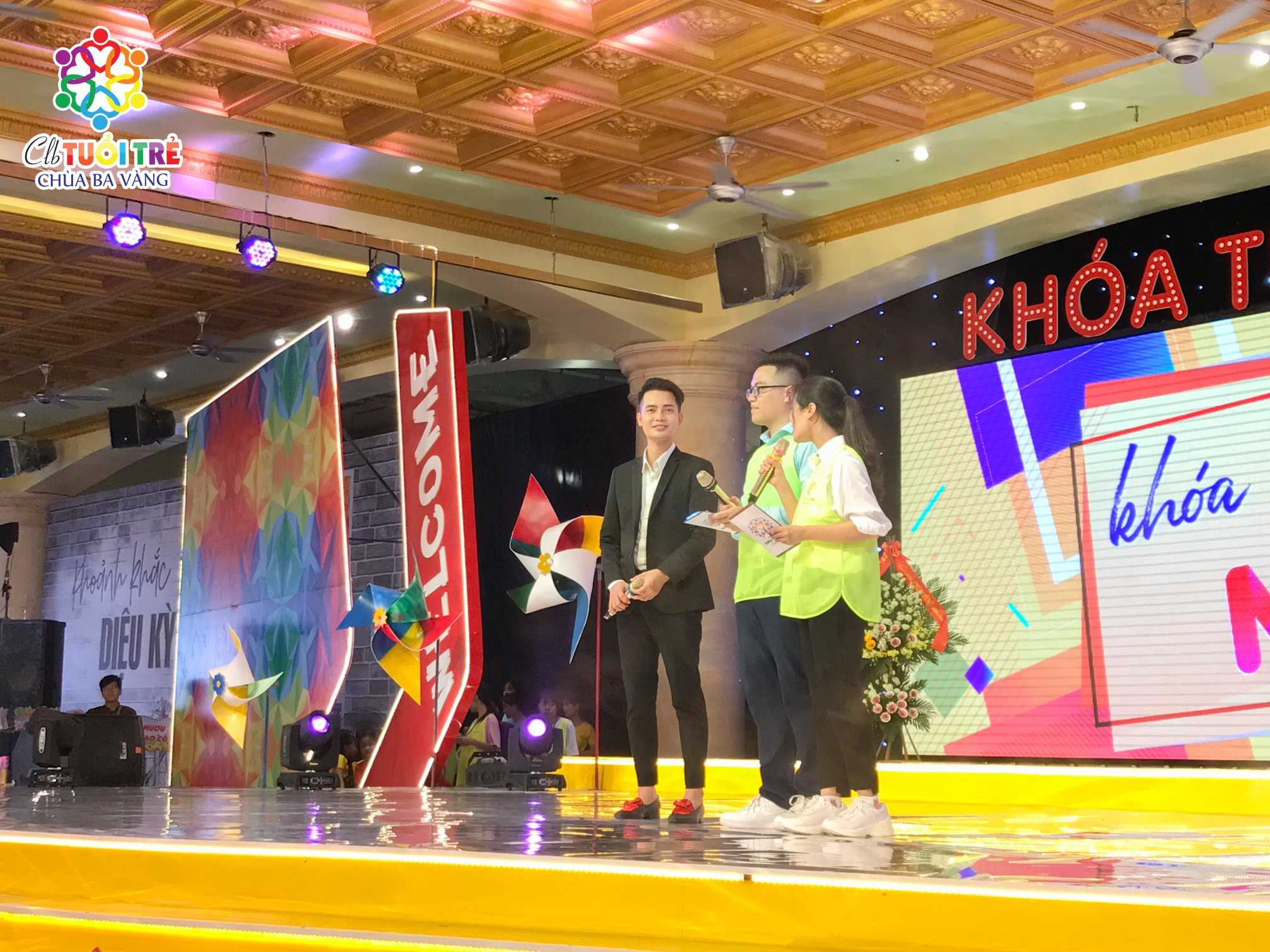 Ca sĩ X - Factor Tuấn Phương giao lưu cùng chương trình Khóa Tu Mùa Hè.