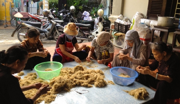 Các đạo tràng ở Hạ Long, Cẩm Phả tích cực làm việc để chuẩn bị cho khánh thành nhà thờ Tổ.
