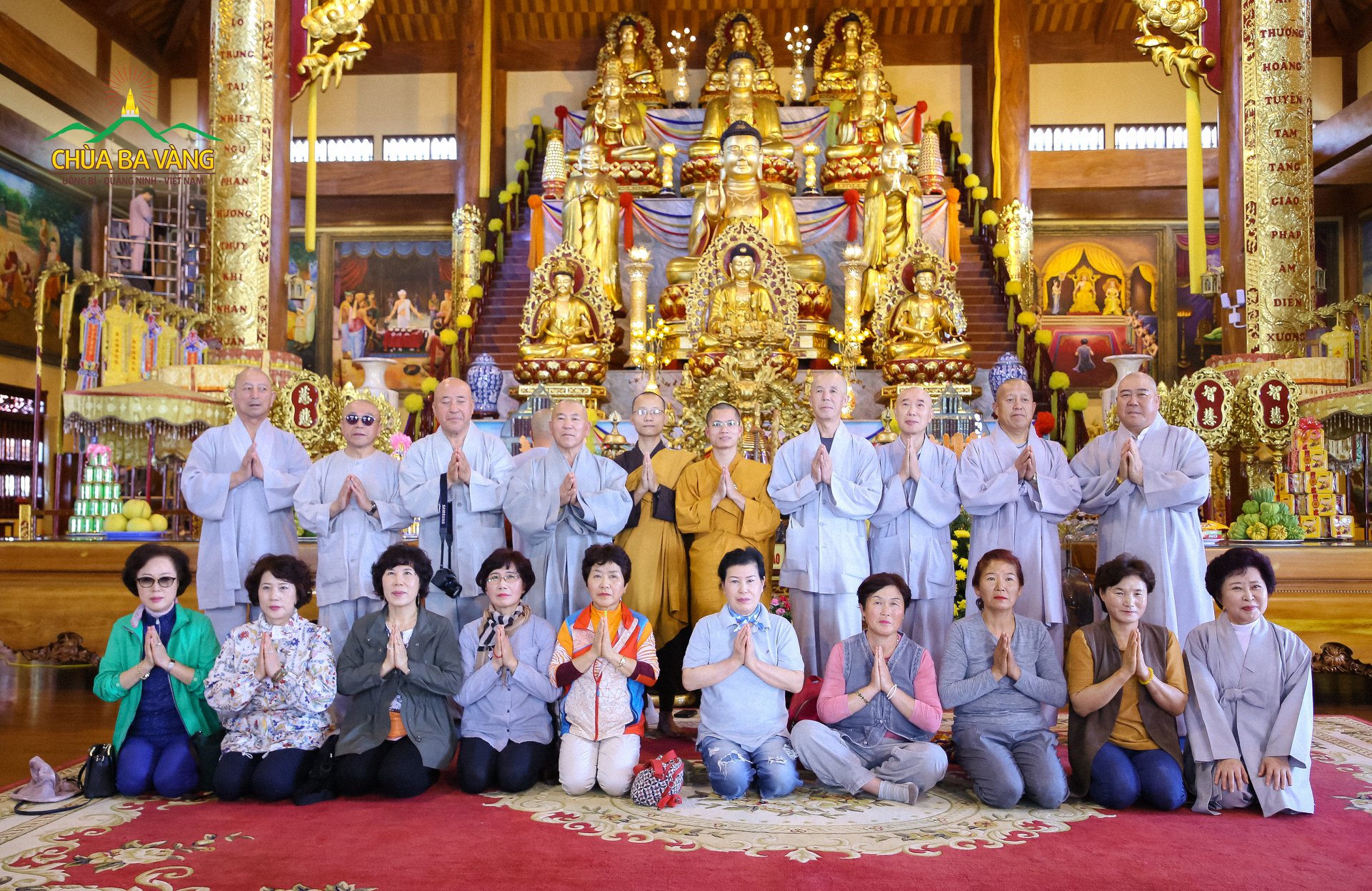 Chư Tăng chùa Ba Vàng và Giáo hội Phật Giáo Hàn Quốc chụp ảnh lưu niệm. 