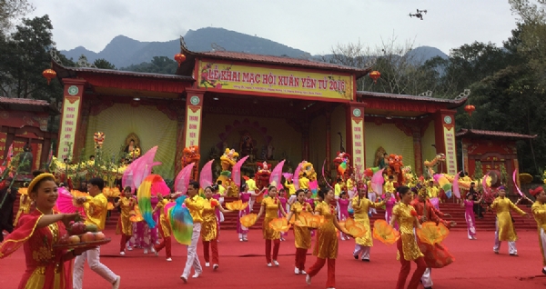 Chương trình nghệ thuật đặc sắc diễn ra tại lễ khai mạc hội xuân Yên Tử.