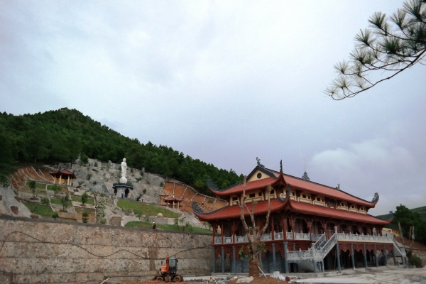 Công trình nhà thờ Tổ chùa Ba Vàng.