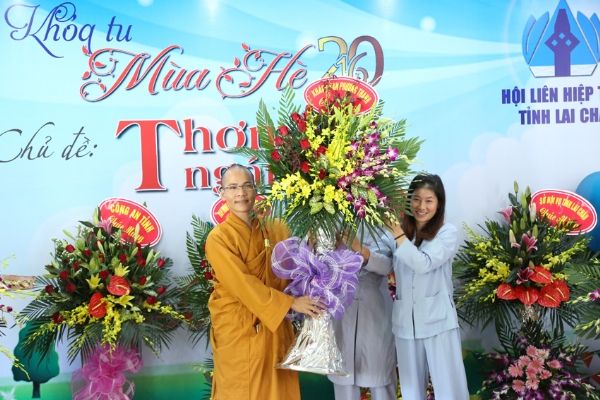 Khách sạn Phương Thanh chúc mừng khóa tu.