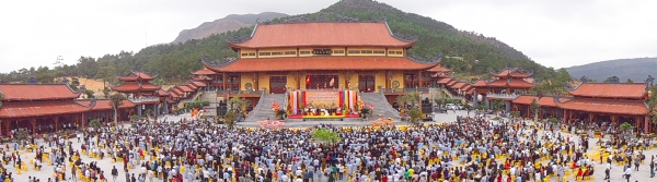 Lễ khai mạc hội xuân chùa Ba Vàng.