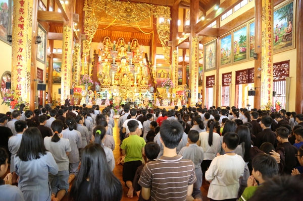 Lễ quy y Tam Bảo - nền tảng cơ bản cho việc tiến tu Phật Pháp.