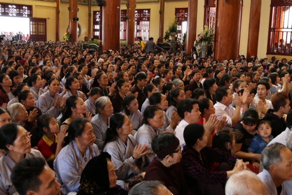 Nhân dân Phật tử về chùa tham dự Lễ khai Pháp đầu năm
