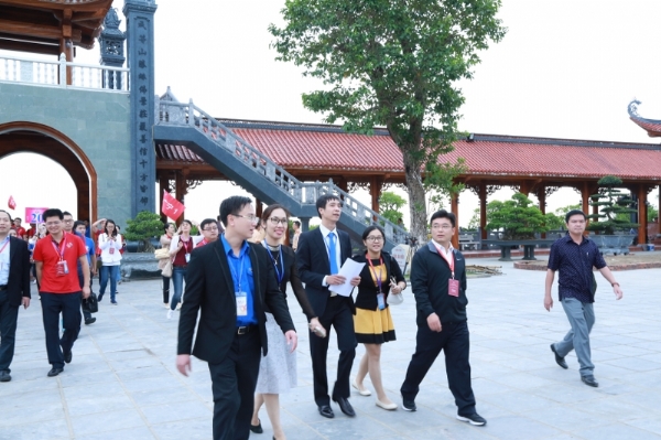 Phái đoàn đại biểu thanh niên Trung Quốc.