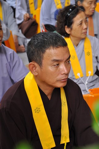 Phật tử chăm chú lắng nghe Pháp thoại của Thầy Thích Trúc Thái Minh.