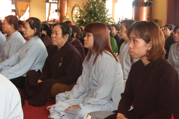 Phật tử chăm chú nghe Thầy Thích Trúc Thái Minh giảng phẩm: 