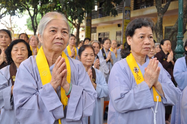 Phật tử thành kính cung thỉnh Thầy Thích Trúc Thái Minh.