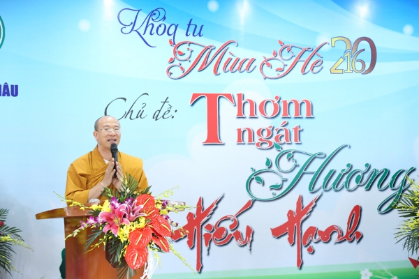 Thầy Thích Trúc Thái Minh quang lâm và tham dự buổi lễ khai mạc khóa tu mùa hè tỉnh Lai Châu.