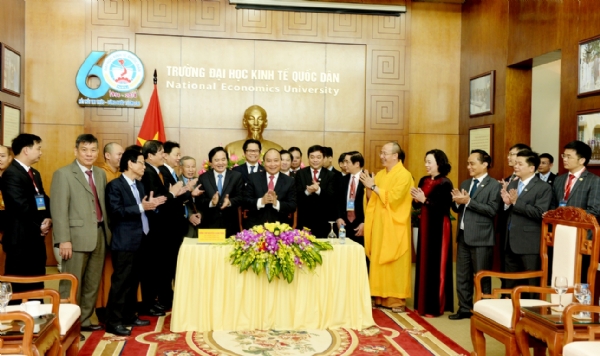 Thầy Thích Trúc Thái Minh trụ trì chùa Ba Vàng tham dự buổi lễ.