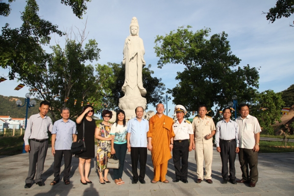 Tượng Phật Bà Quan Âm huyện đảo Trường Sa.