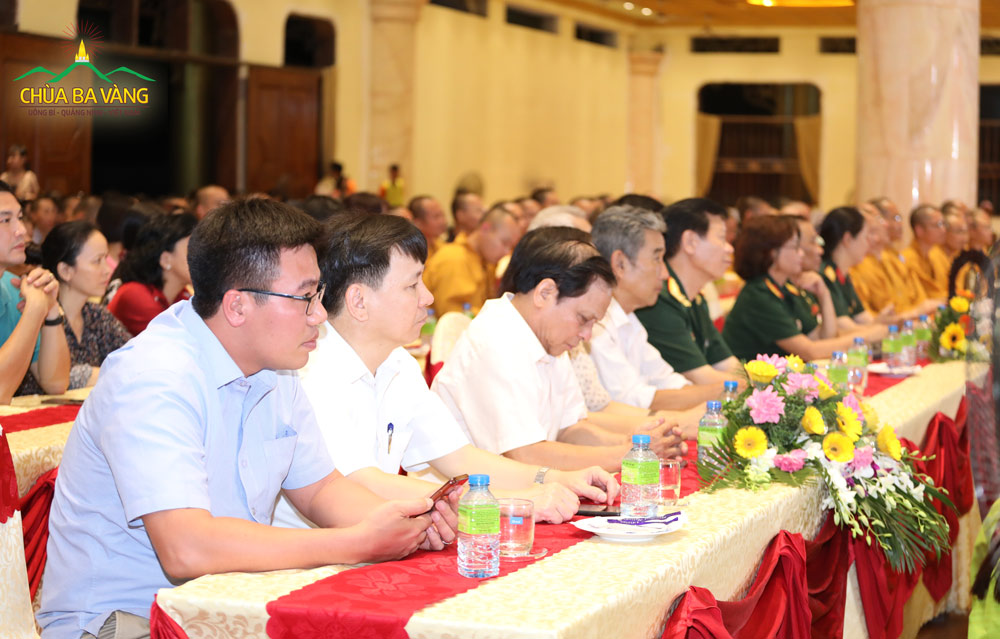 Đại biểu tham dự Lễ tổng kết Khóa tu mùa hè chùa Ba Vàng