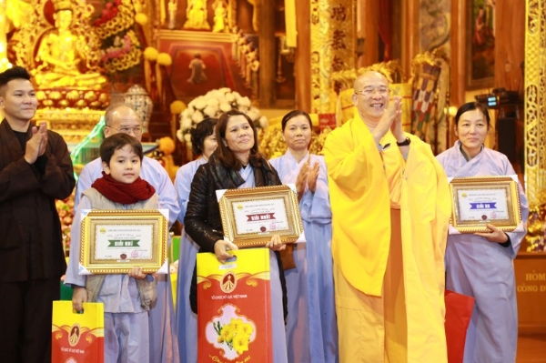 Giải Nhất – Phật tử Vũ Thị Hoa