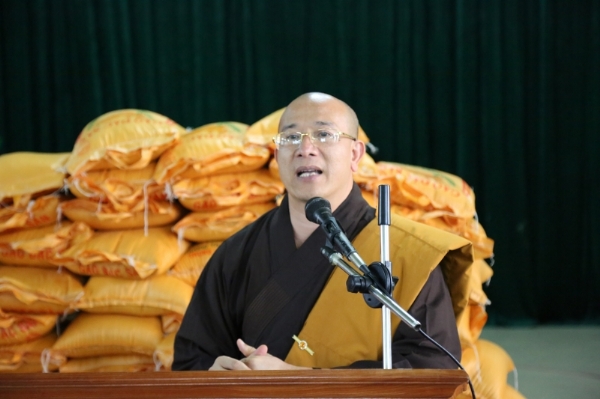 Thầy Thích Trúc Thái Minh - trụ trì chùa Ba Vàng có lời chia buồn sâu sắc tới đồng bào lũ lụt miền Trung.