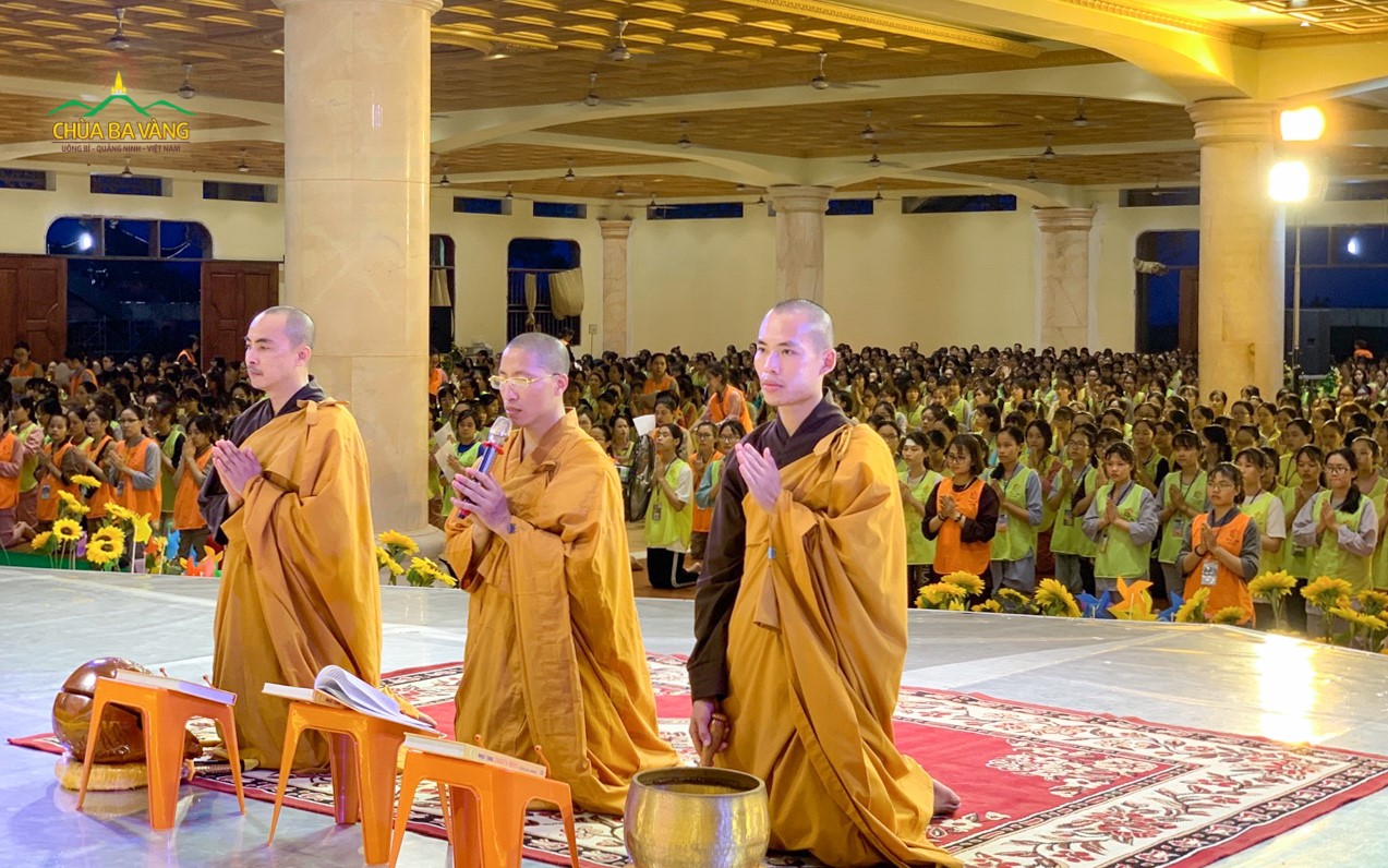 Thời khóa Sám hối Khóa tu mùa hè chùa Ba Vàng 2019