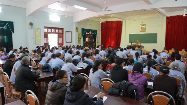 Trưởng phó của 77 đạo tràng tu học tại chùa tham gia buổi họp tổng kết cuối năm.