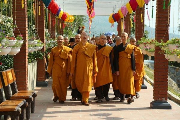 Sư Phụ cùng chư Tăng Ni và Phật tử chùa Ba Vàng du xuân.