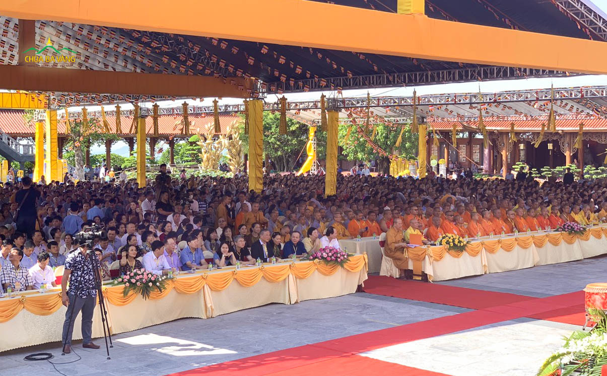 Chùa Ba Vàng tổ chức Đại lễ giỗ Tổ với hàng ngàn Chư Tăng, Ni, Phật tử và nhân dân về tham dự