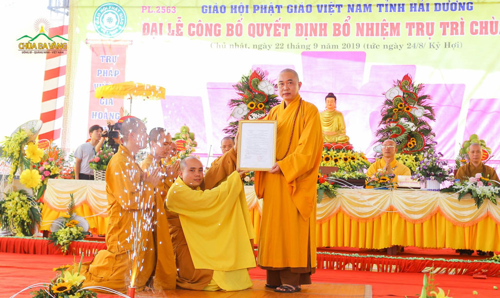Đại đức Thích Trúc Bảo Pháp nhận quyết định bổ nhiệm Trụ trì chùa Sộp của Ban Trị sự Giáo hội Phật giáo Việt Nam tỉnh Hải Dương