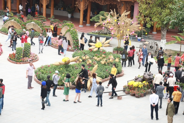 Những tiểu cảnh mang vẻ đẹp của làng quê Việt.