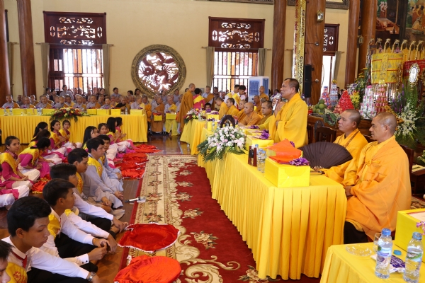 Thượng Tọa Thích Đạo Hiển đại diện cho chư tôn Đức trường Hạ chùa Trình-Quảng Ninh ban bố cho đại chúng những lời đạo từ quý báu