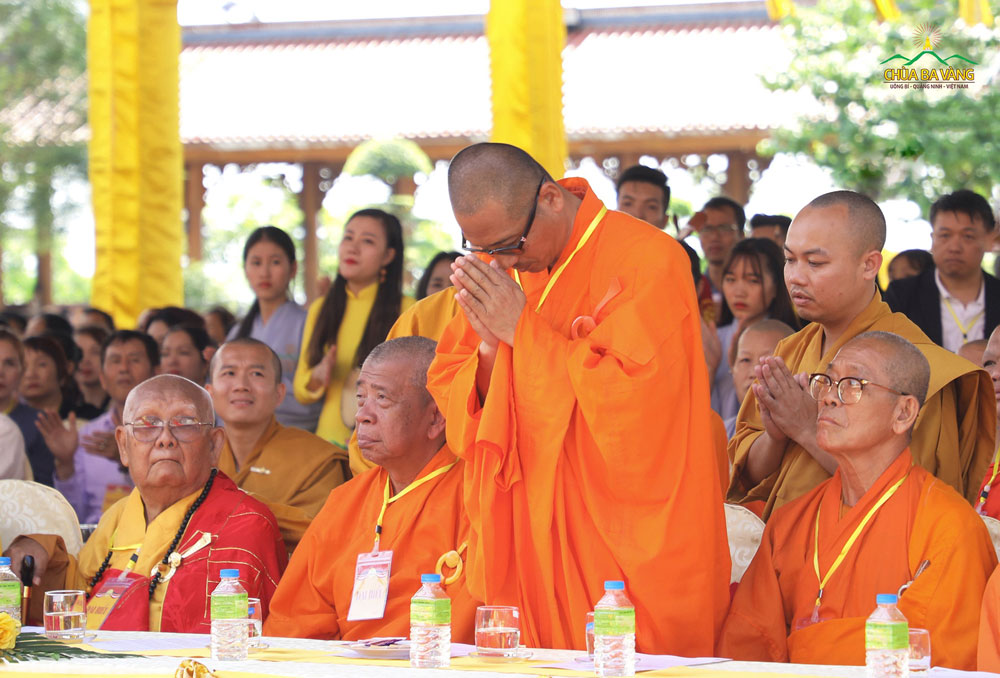 Thượng tọa Thích Thiện Cự - Trợ Lý Hữu Tăng Trưởng An Nam Tông - Phật giáo Thái Lan quang lâm chứng minh trong Đại lễ