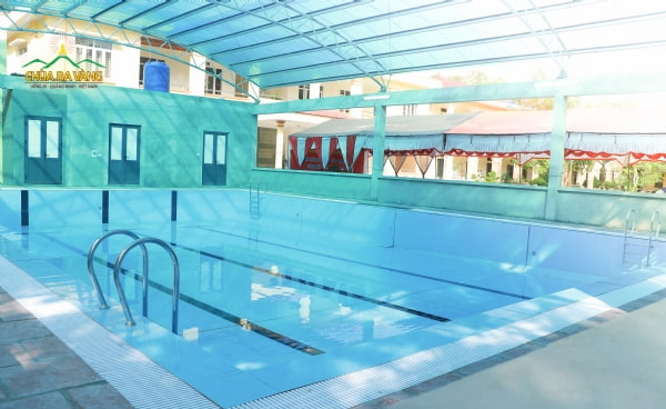 Bể bơi Trường tiểu học Lâm Thao.