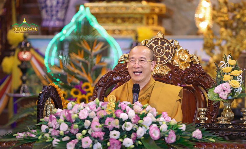 Sư Phụ Thích Trúc Thái Minh quang lâm Pháp tòa ban bố cho hàng Phật tử một thời Pháp nhũ quý báu