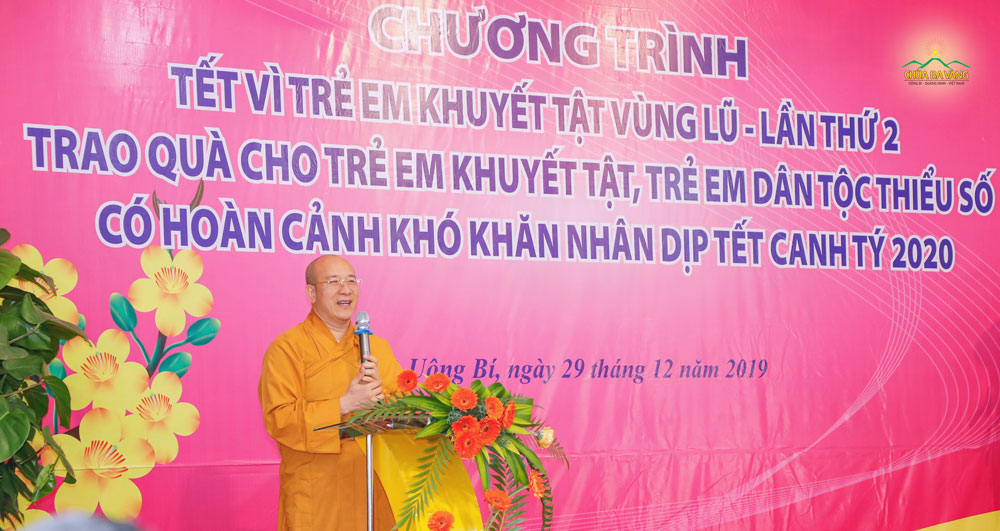 Sư Phụ Thích Trúc Thái Minh phát biểu trong chương trình 