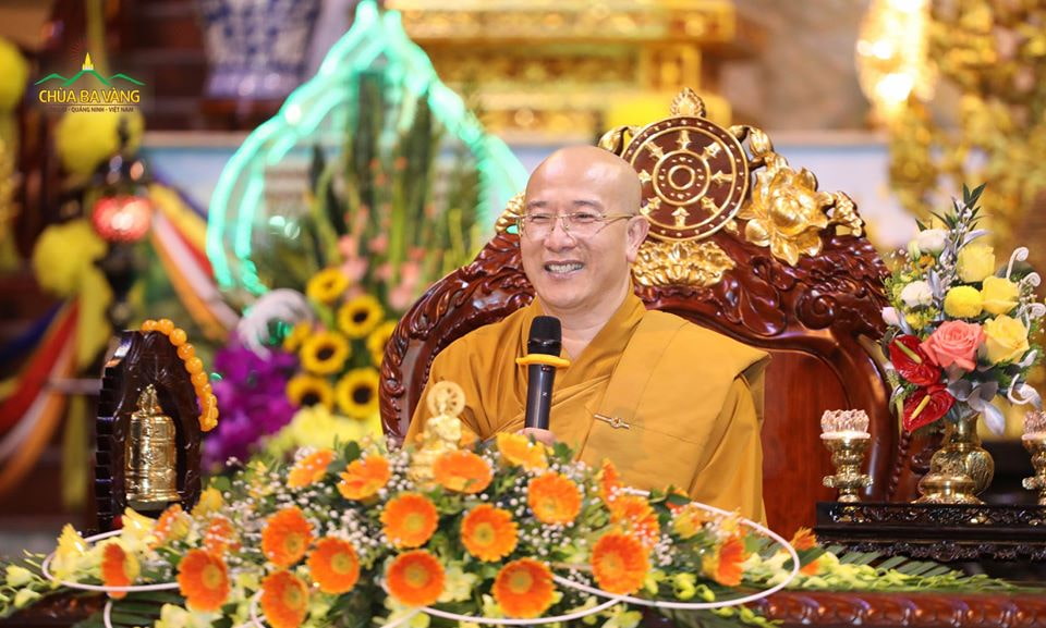 Sư Phụ Thích Trúc Thái Minh chia sẻ về việc người phụ nữ có gò má cao sẽ sát chồng theo góc nhìn của đạo Phật
