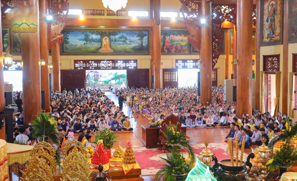 Gần 1500 bạn trẻ về chùa tham gia thời khóa thính Pháp