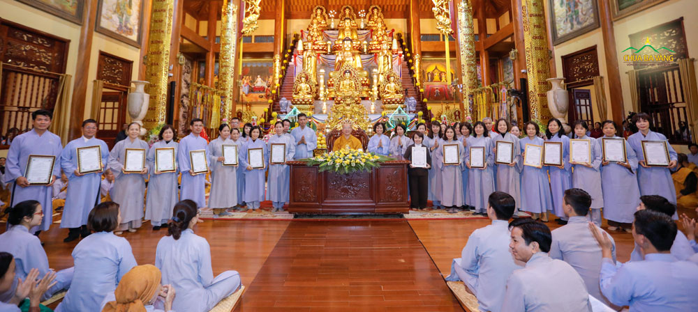 Lễ ra mắt 17 đạo tràng chùa Ba Vàng nhân ngày Đức Phật thành đạo