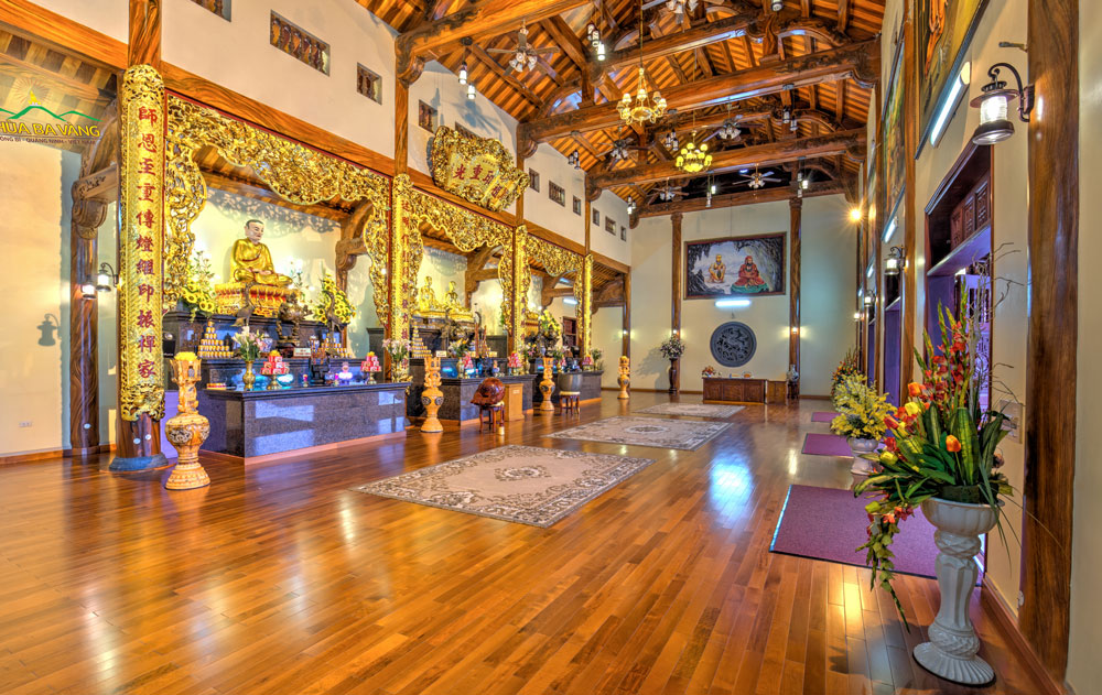 Tầng 2 nhà thờ Tổ - nơi thờ Phật hoàng Trần Nhân Tông và các vị Sư Tổ