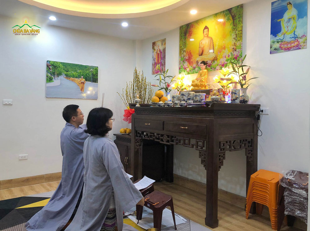 Phật tử tu tập nhà hồi hướng cầu nguyện nhằm hóa giải - tiêu trừ dịch bệnh Covid-19 và nạn hạn hán