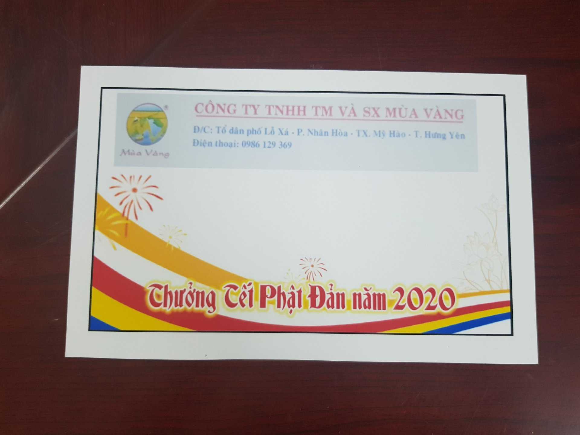 Công ty TNHH và SX Mùa Vàng của gia đình Phật tử Nguyễn Thị Kim Hoàn đã thưởng Tết Phật đản tới các công nhân viên tại công ty