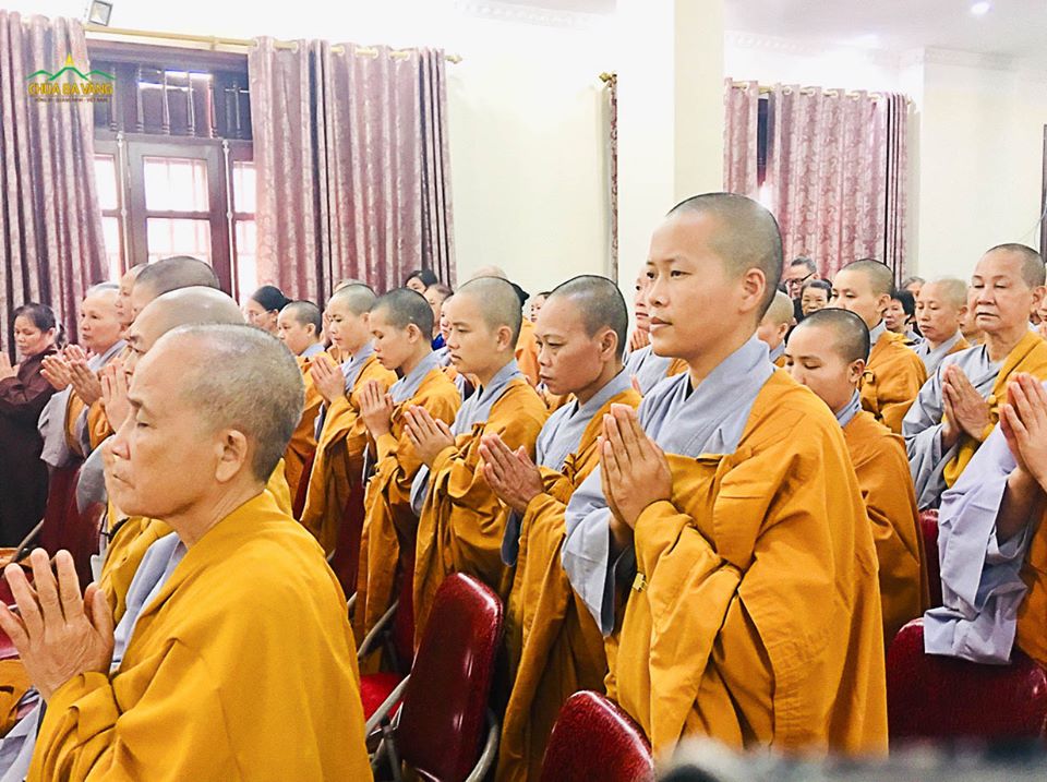Hình ảnh Chư Ni chùa Ba Vàng tham gia trong buổi lễ