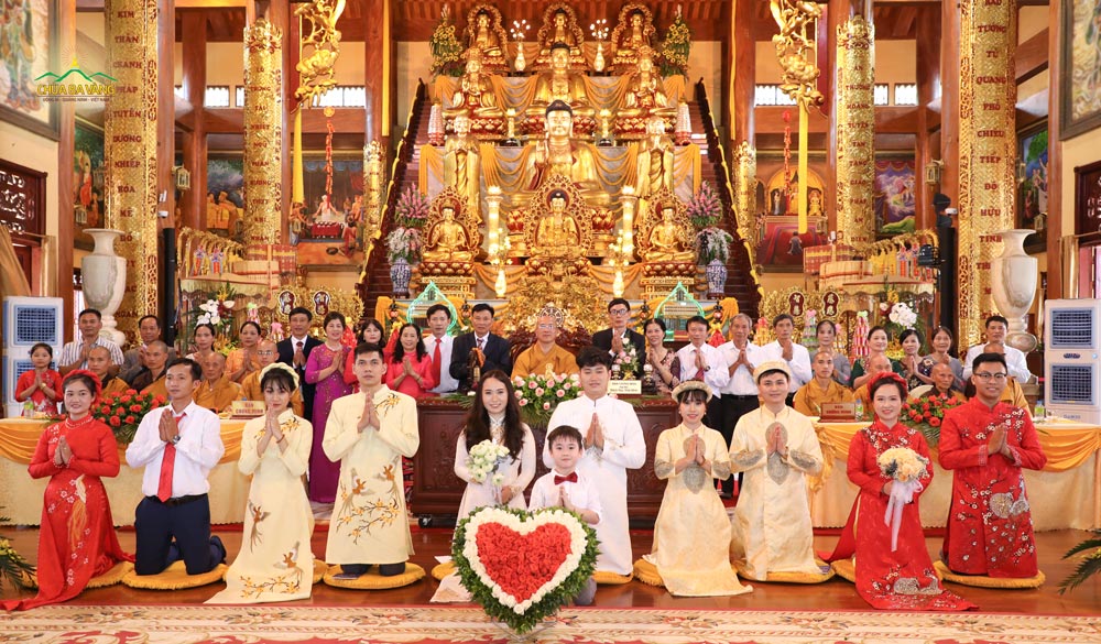 Lễ Hằng Thuận của 5 cặp đôi tân lang tân nương được tổ chức tại chùa Ba Vàng vào ngày 16/4 nhuận/Canh Tý