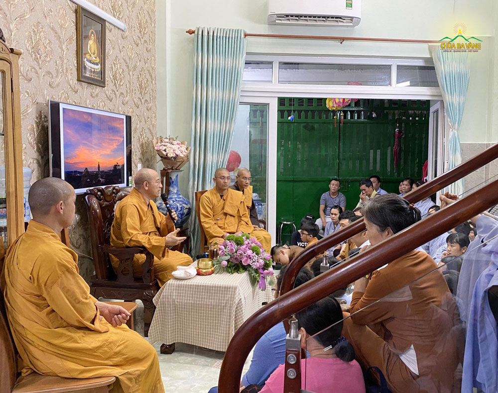 Sư Phụ Thích Trúc Thái Minh từ bi ban bố những lời Pháp nhũ, giúp cho các Phật tử có thêm tư lương, vững tâm trên con đường tu học Phật Pháp