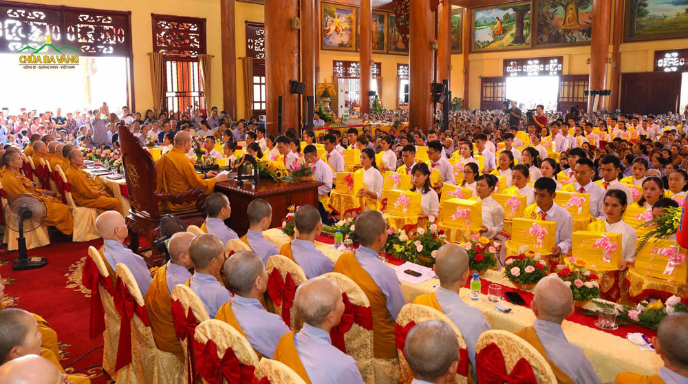 Ngày Rằm tháng 7 con cháu biết làm phúc, cúng dường đến chúng Tăng nhờ hồi hướng phước báo ấy đến thân quyến đã mất thì họ sẽ được thoát khỏi cảnh khổ trong địa ngục
