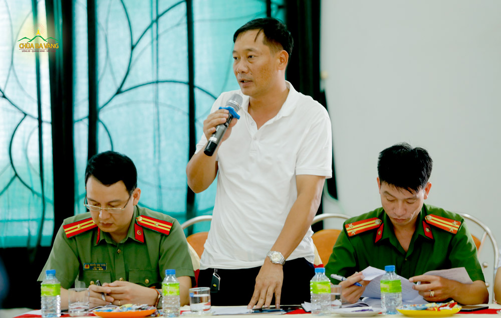 Đại diện Trung tâm Truyền thông và Văn hóa thành phố Uông Bí phát biểu tại buổi họp