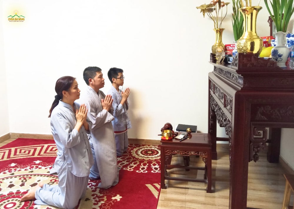 Gia đình Phật tử thành kính hướng tâm tri ân Sư Tổ