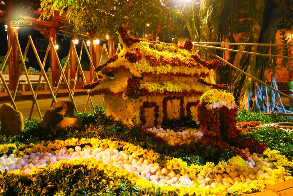 Tác phẩm nghệ thuật từ những đóa hoa cúc được tạo dựng bởi những nghệ nhân tài hoa (ảnh Lễ hội Hoa Cúc chùa Ba Vàng 2016