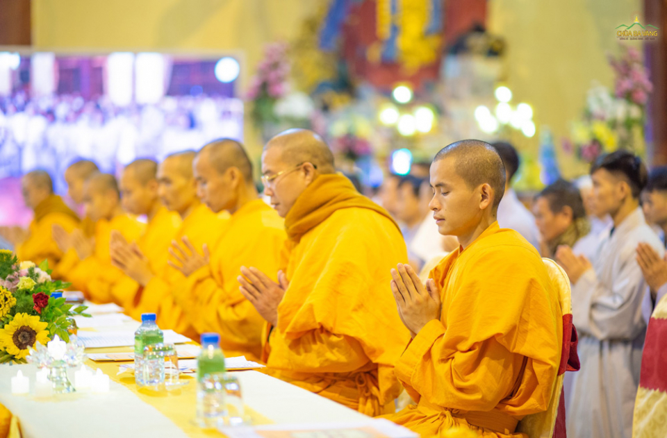 Hình ảnh chư Tăng chùa Ba Vàng trong lễ trai đàn chẩn tế cầu siêu tháng 11/Nhâm Dần